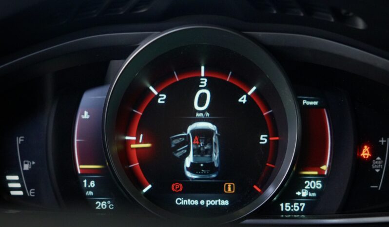 
								Volvo V40 D2 R Design full									