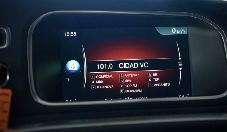 
								Volvo V40 D2 R Design full									