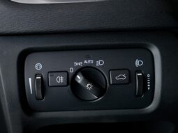 
										Volvo V40 D2 R Design full									