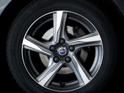 
										Volvo V40 D2 R Design full									