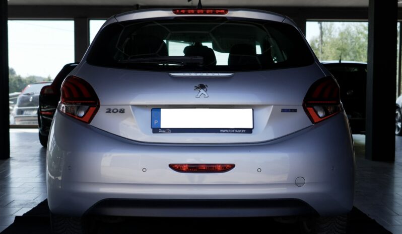 
								Peugeot 208 Allure full									