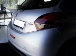 
										Peugeot 208 Allure full									