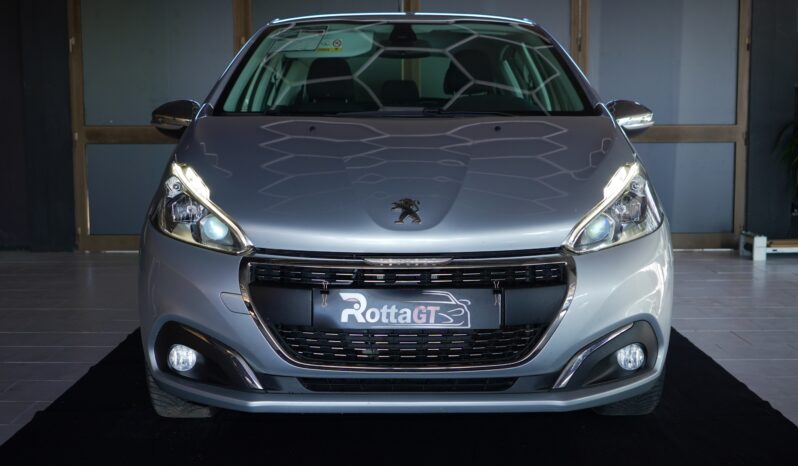 
								Peugeot 208 Allure full									