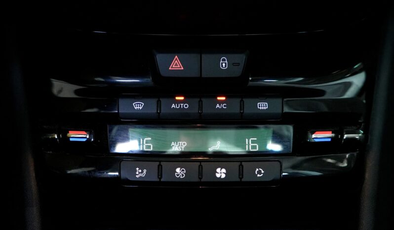 
								Peugeot 208 Allure full									