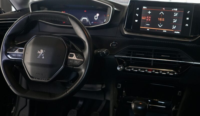 
								Peugeot 208 Allure full									
