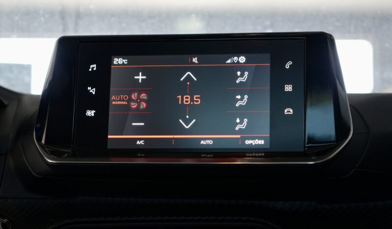 
								Peugeot 208 Allure full									