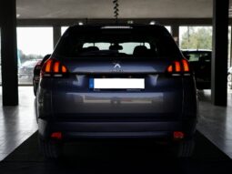 
										Peugeot 2008 Signature full									