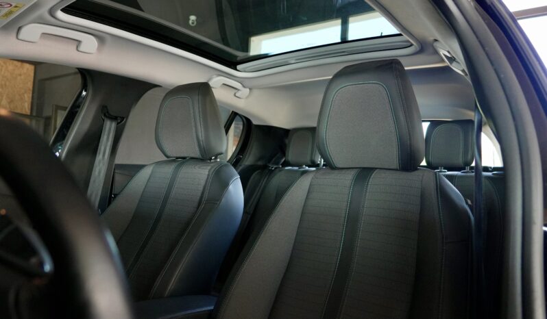 
								Peugeot 208 Allure full									